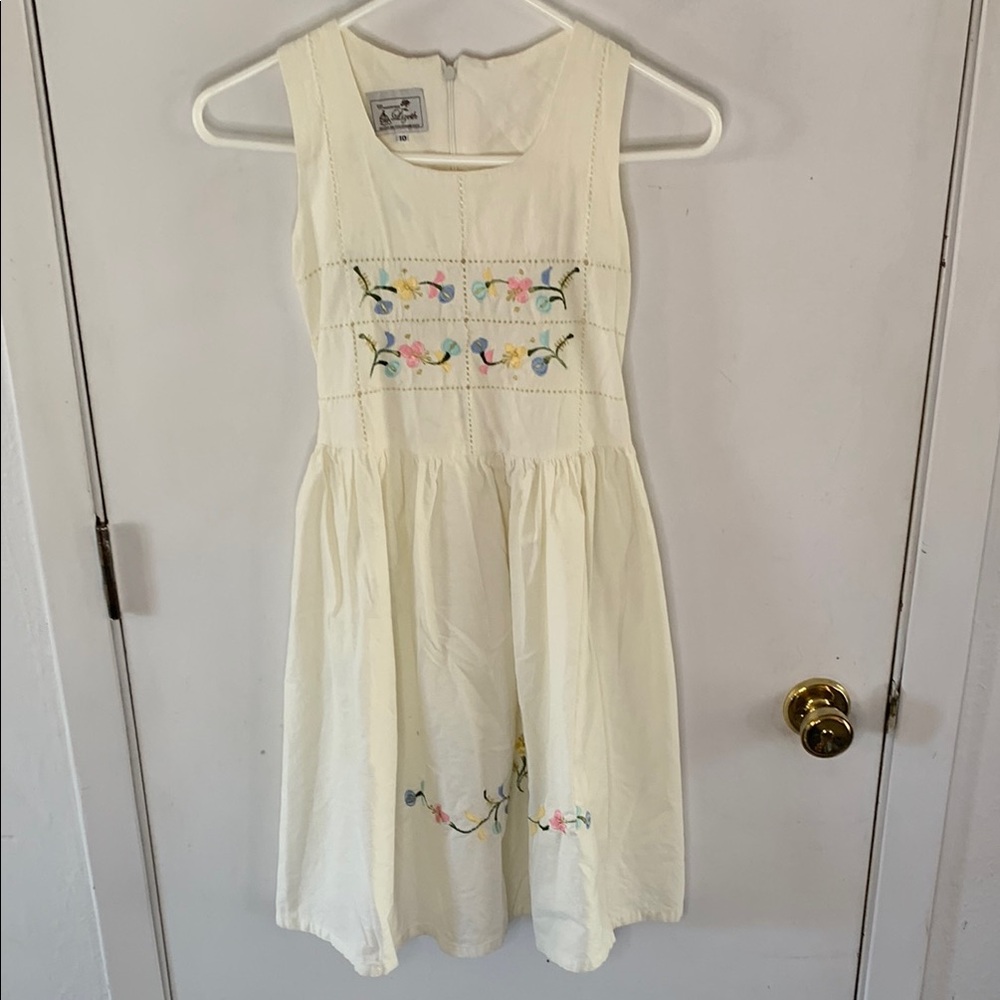 Creaciones Lizeth cream sleeveless dress floral embroidery metallic thread Sz 10